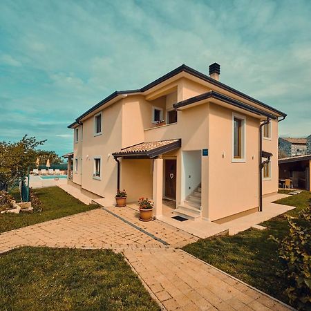Aisha Apartment Brtonigla Exterior photo